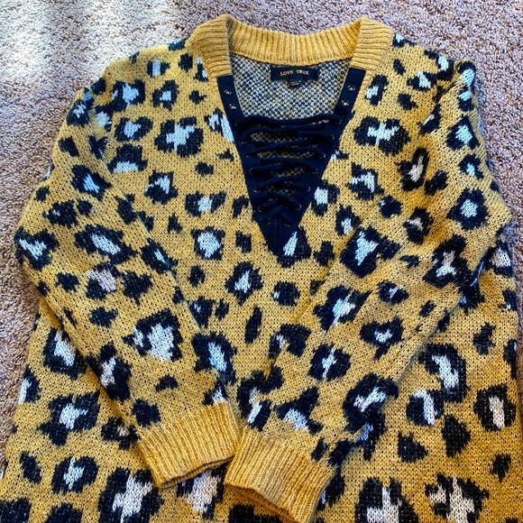 Boutique oversized sweater, size small, mustard cheetah print - Picture 3 of 4